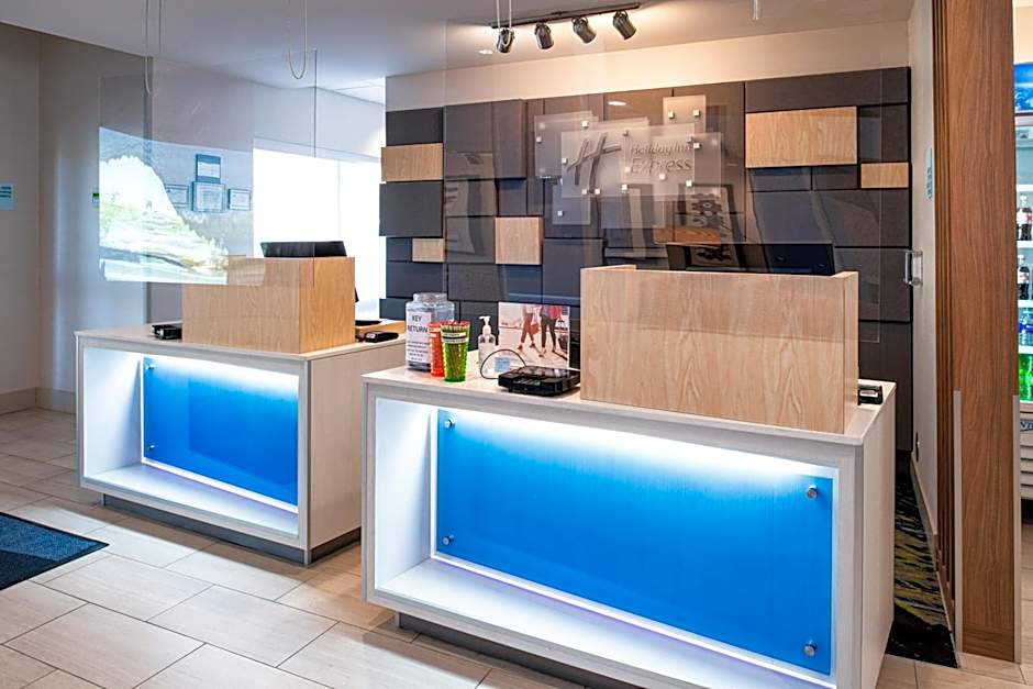 Holiday Inn Express and Suites Elko By IHG