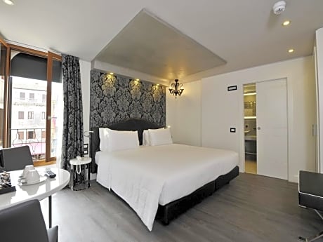 Deluxe Junior Suite