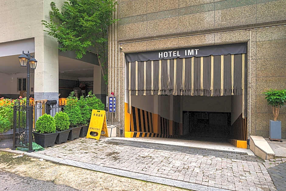 Workers Hotel Ansan by Aank