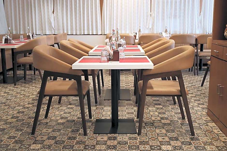 HOTEL SAPPHIRE By FAIR HOSPITALITY