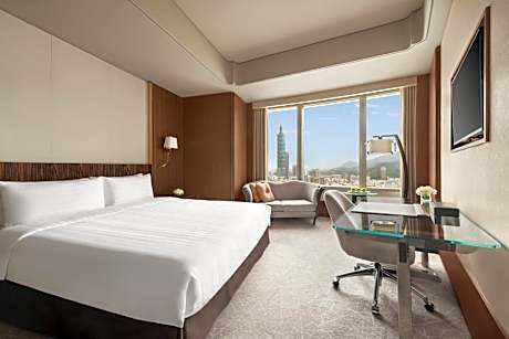 Premier King Room with Taipei 101 view