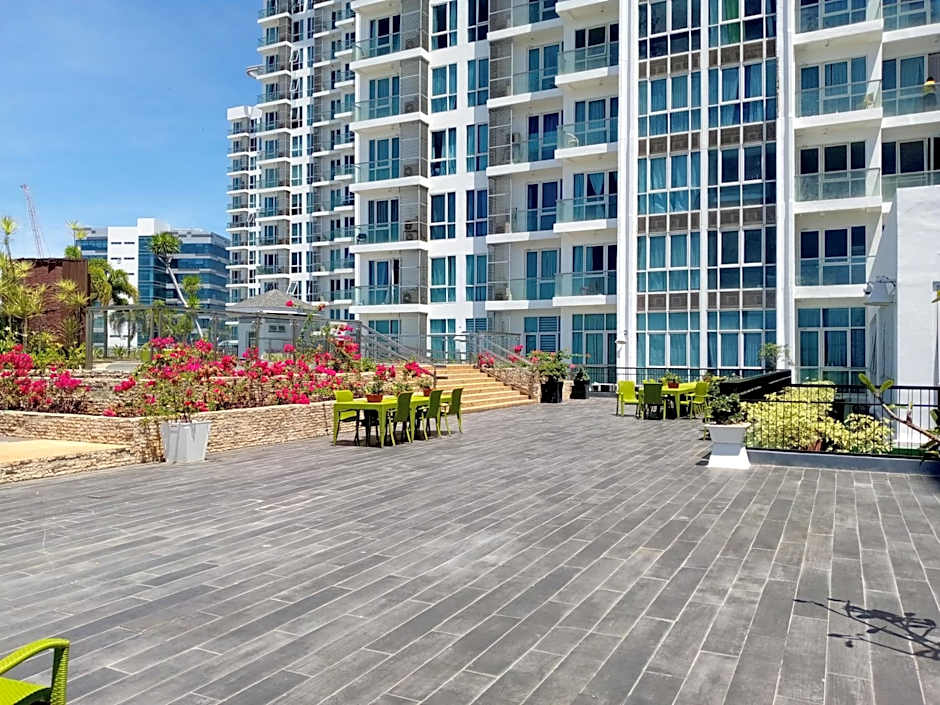 Mactan Newtown 8 boulevard Deluxe