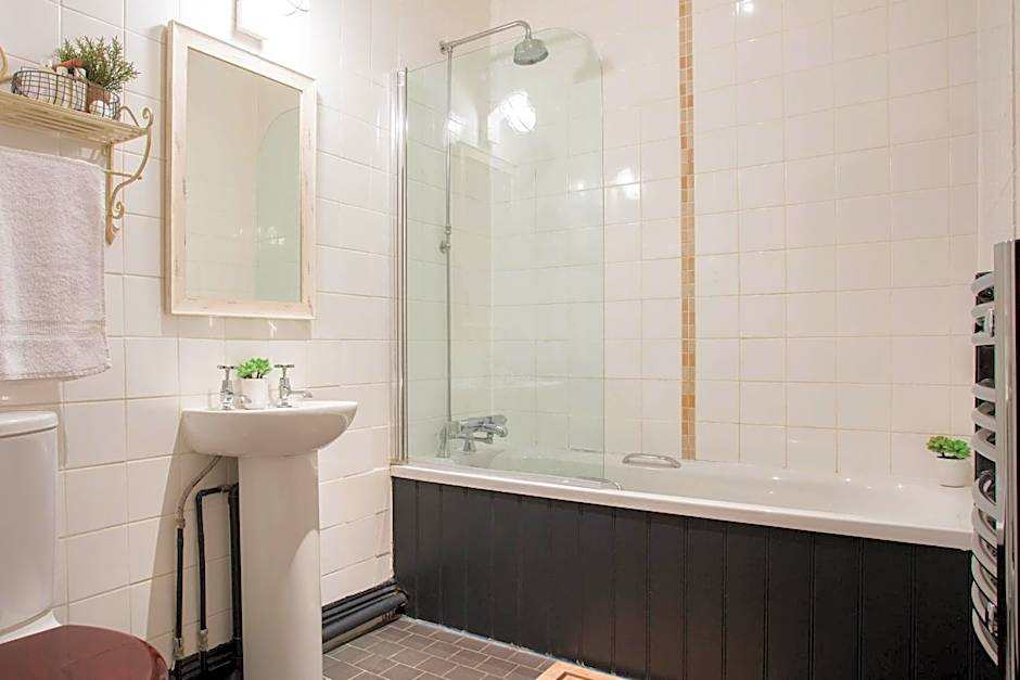 The Curious Pig in the Parlour