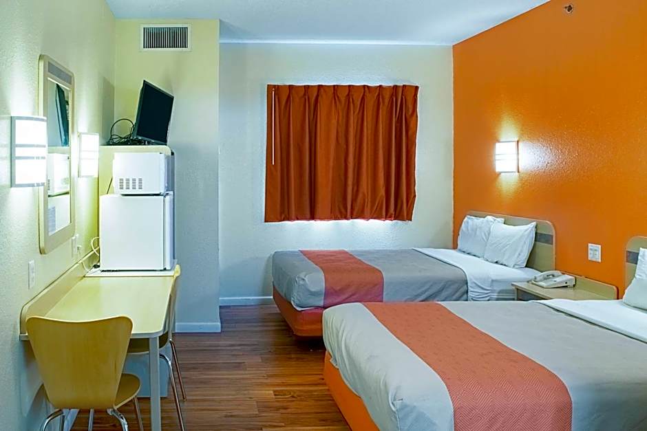 Motel 6-Seymour, IN - North