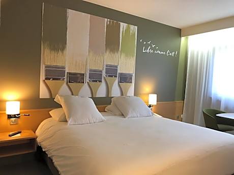 Classic Room with Two Zip Beds