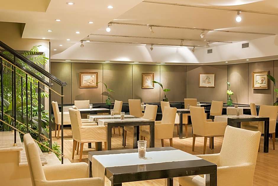 Loi Suites Recoleta Hotel