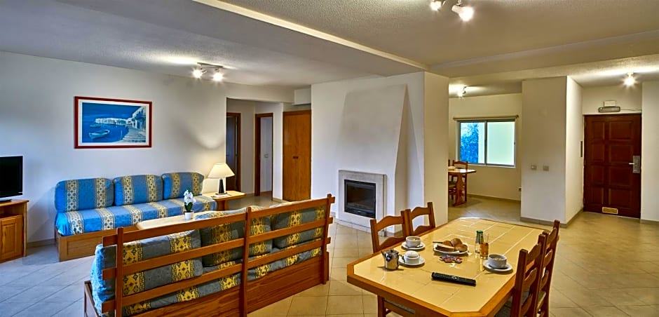 Parque Mourabel, Oasis Village & Pe do Lago