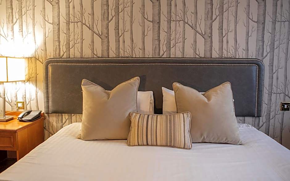 Riverside Lodge Hotel