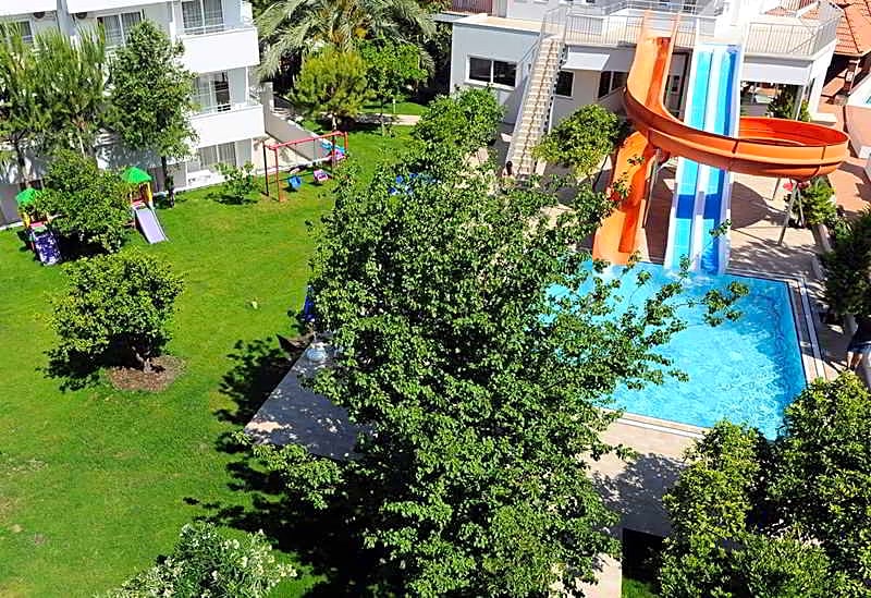 Hotel Catty Cats Garden