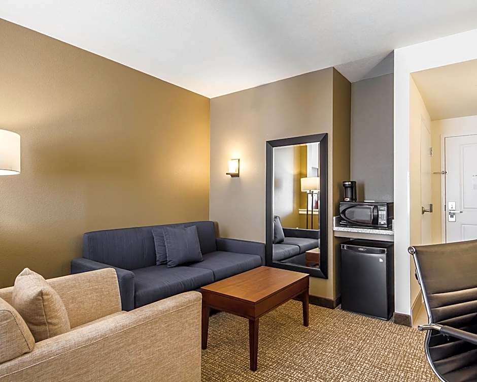 Comfort Suites Woodland - Sacramento Airport