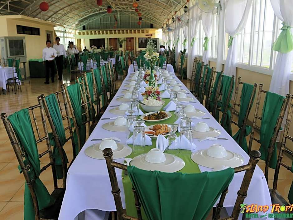 Island Tropic Hotel and Restaurant