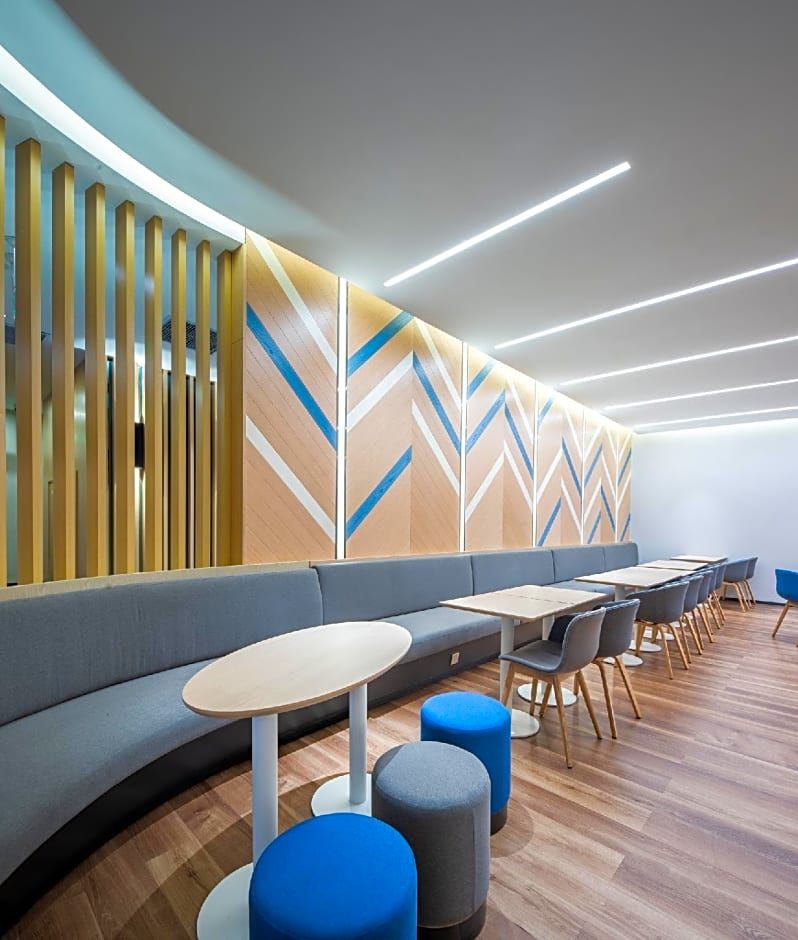 Holiday Inn Express Dongyang Hengdian By IHG