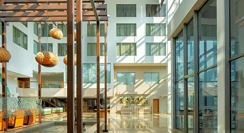 Radisson Blu Plaza Hotel Hyderabad Banjara Hills