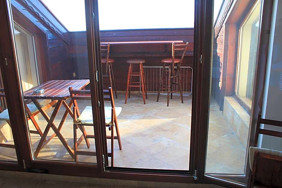 Family Hotel Saint Nikola and Free parking