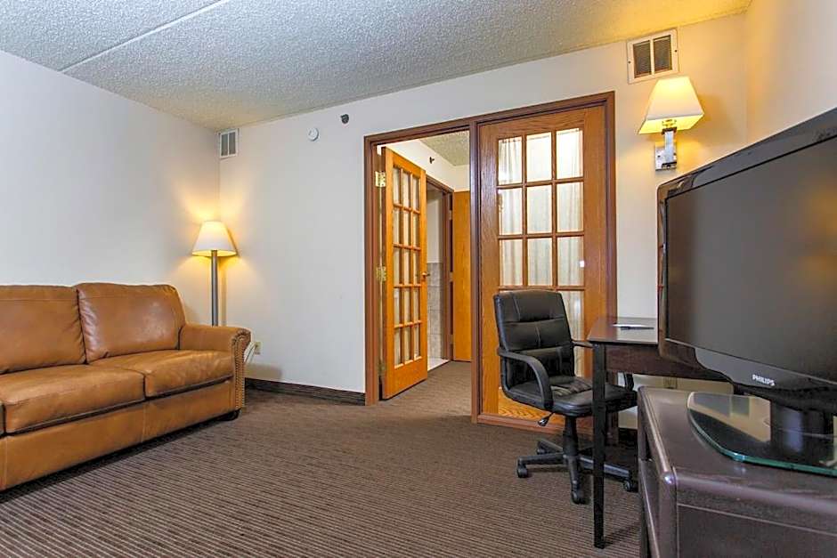 AmericInn by Wyndham Green Bay West