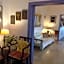 Akrotiri Hotel