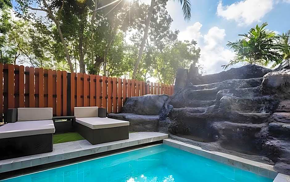 Maneetel Krabi Beachfront