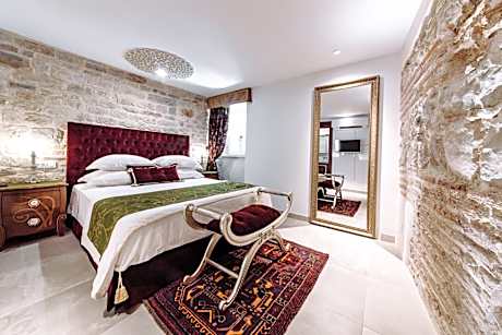 Luxury Two-Bedroom Apartment