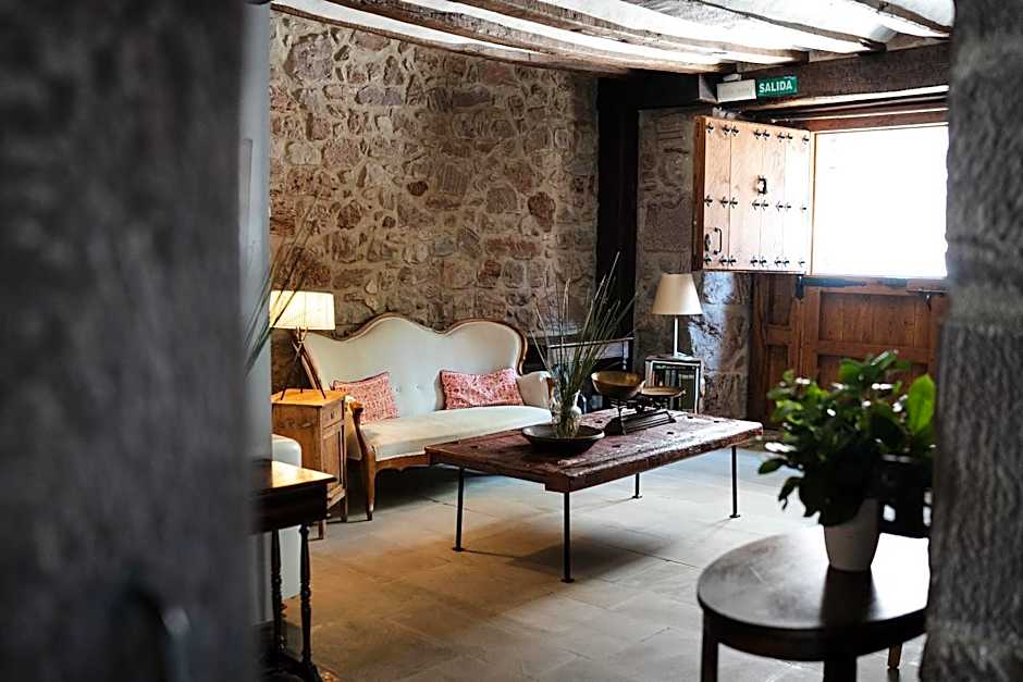 Hotel Rural LATORRIÉN DE ANE