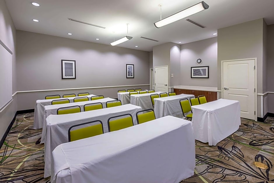 La Quinta Inn & Suites by Wyndham Houston Nw Beltway 8 / West Rd