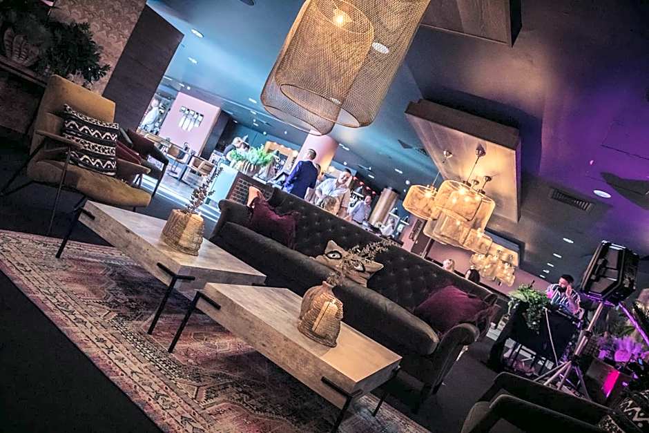 Waterfront Southport Hotel