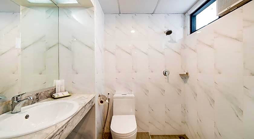 The Niran Grand Hotel