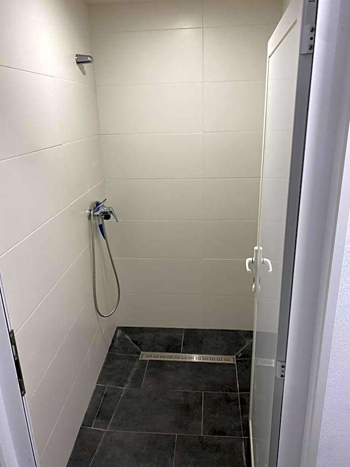 Vagabond Vieiras Beds & Communal Dinner Included Albergue LE-210