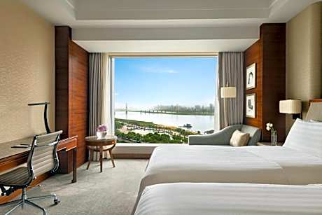 Horizon Club Twin Room with River View