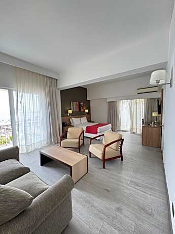 Suite with Sea View