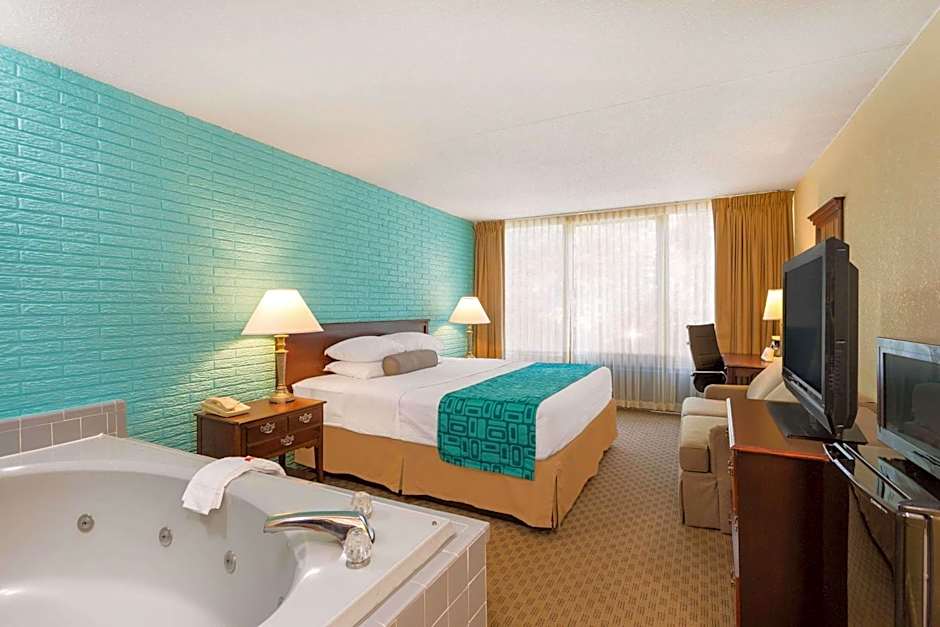 Howard Johnson by Wyndham Williamsburg