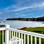 East Wind Inn & Suites