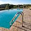 Chianti B&B Design infinity pool shared