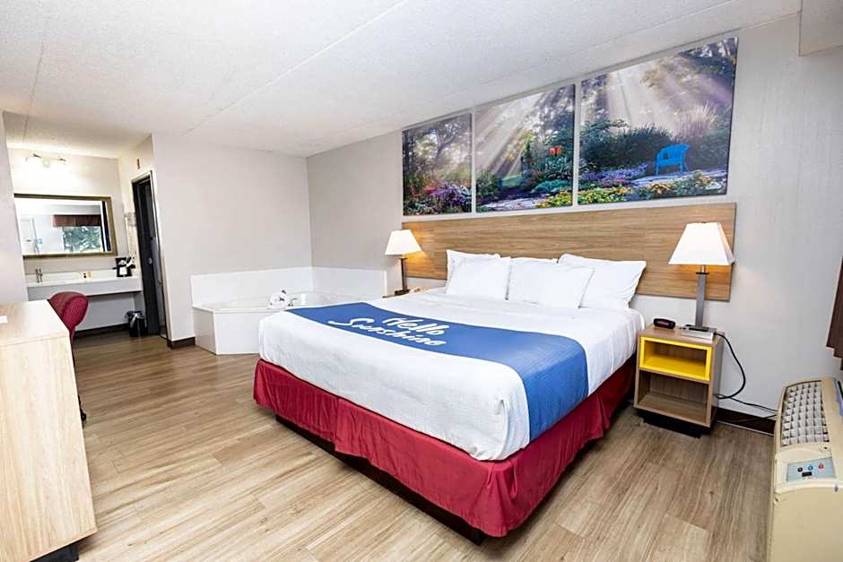 Days Inn by Wyndham Dayton Huber Heights Northeast