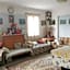Parmis Rooms
