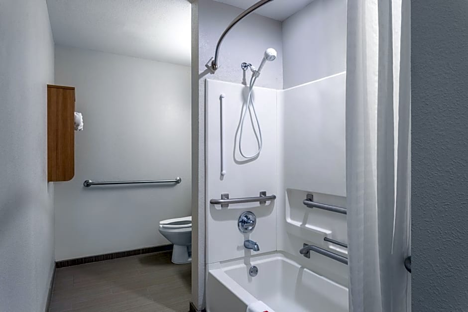 Microtel Inn & Suites by Wyndham Burlington