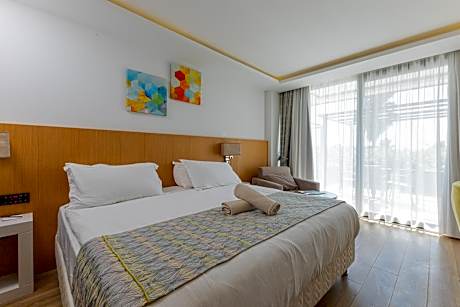 Deluxe Double or Twin Room Sea - Non-Smoking