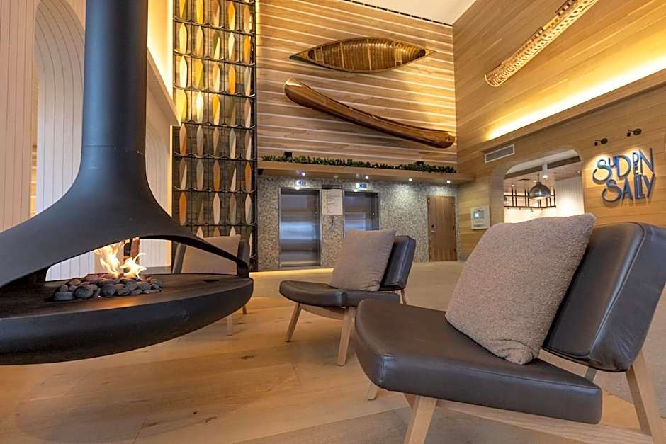 Hotel Canoe and Suites