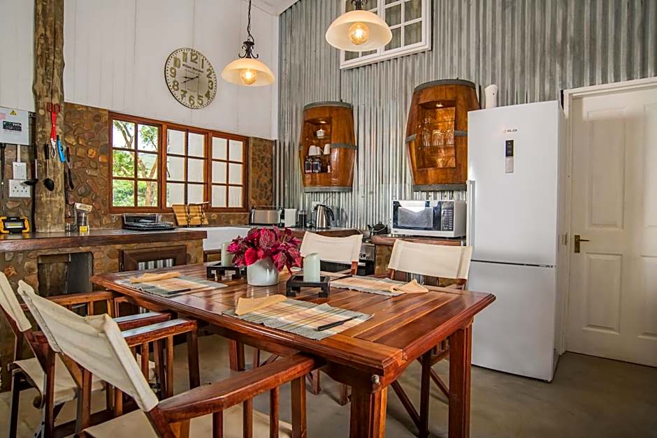 Caracal Lodge