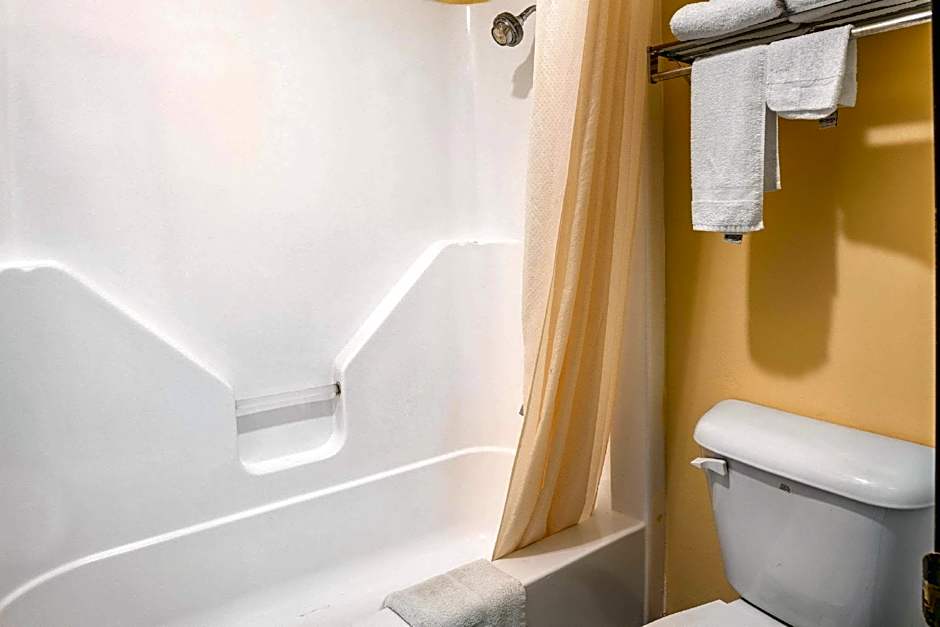 Econo Lodge near Missouri University of Science and Technology