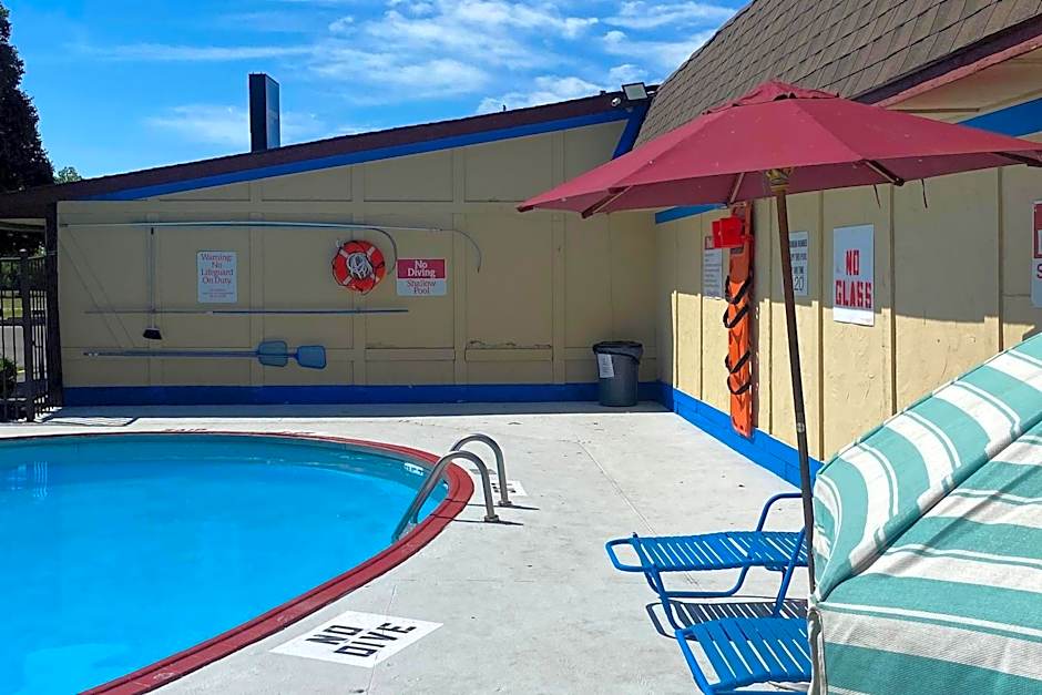 Rodeway Inn Auburn Hills - Detroit