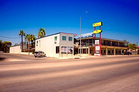 Whispering Palms Inn