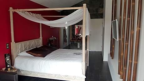 Suite with Pool View