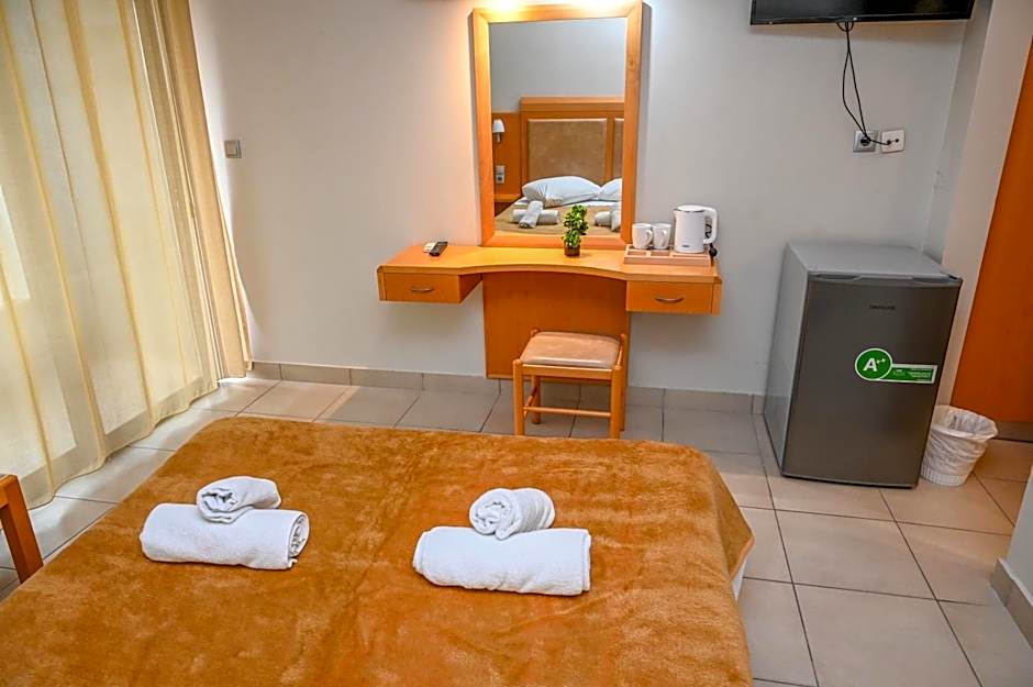 Saint Constantine Hotel