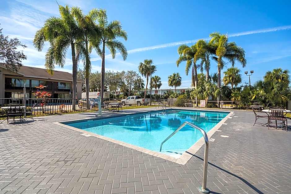 Americas Best Value Inn & Suites Melbourne