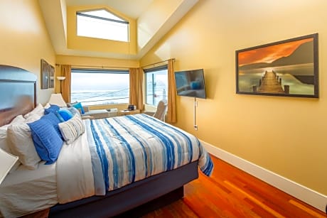 King Room with Sea View - Not Pet Friendly