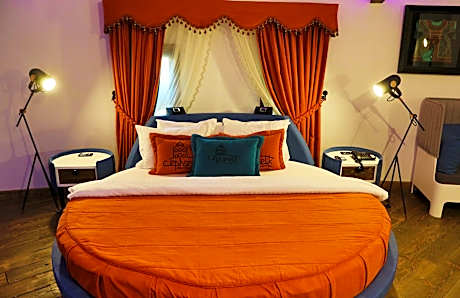 Queen Queen Spa Studio