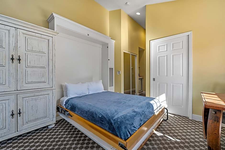 Cambria Pines Lodge