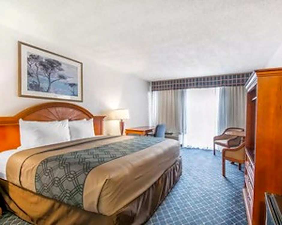 North Miami Beach Gardens Inn & Suites