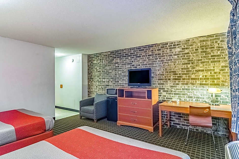 Motel 6-Grand Rapids, MI - Northeast