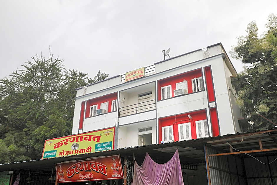 Karnawat Guest House by OYO Rooms – Indore, OH